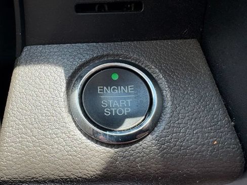 Used 2021 Ford Expedition XLT AWD/4WD image 23