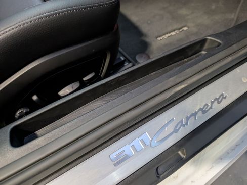 Used 2025 Porsche 911 Carrera image 24