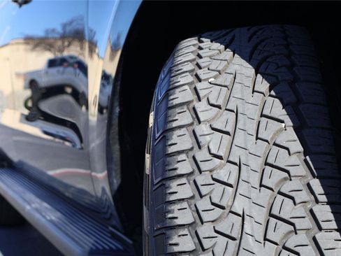 Certified 2025 Ford Expedition Active image 10