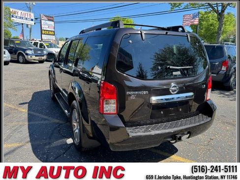 Used 2011 Nissan Pathfinder LE w/ Navigation Pkg image 6
