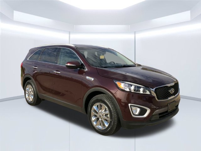 Used 2017 Kia Sorento FWD image 2