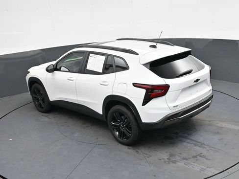 Used 2025 Chevrolet Trax ACTIV w/ Sunroof Package image 27