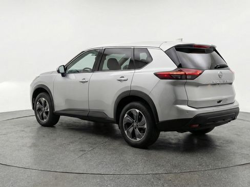 Used 2025 Nissan Rogue SV image 6
