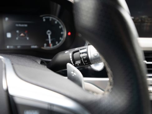 Used 2025 Genesis G70 2.5T RWD image 14