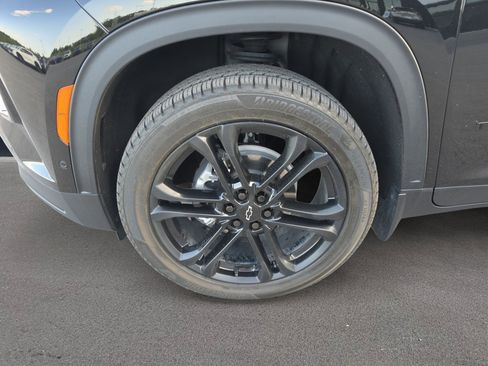 Used 2026 Chevrolet Traverse LT w/ Enhanced Driving Package AWD/4WD image 25