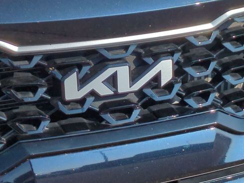 Used 2023 Kia Sorento EX AWD/4WD image 11