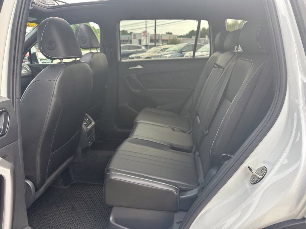 Used 2024 Volkswagen Tiguan SE R-Line AWD/4WD image 32