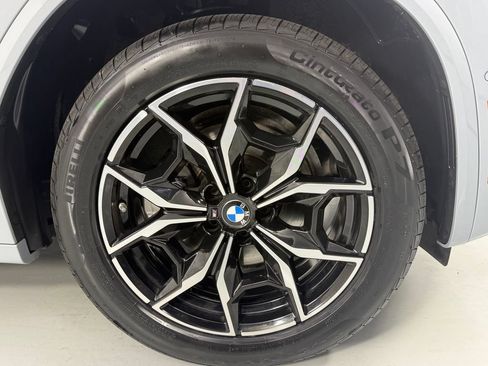 Used 2025 BMW X4 xDrive30i w/ Premium Package AWD/4WD image 9