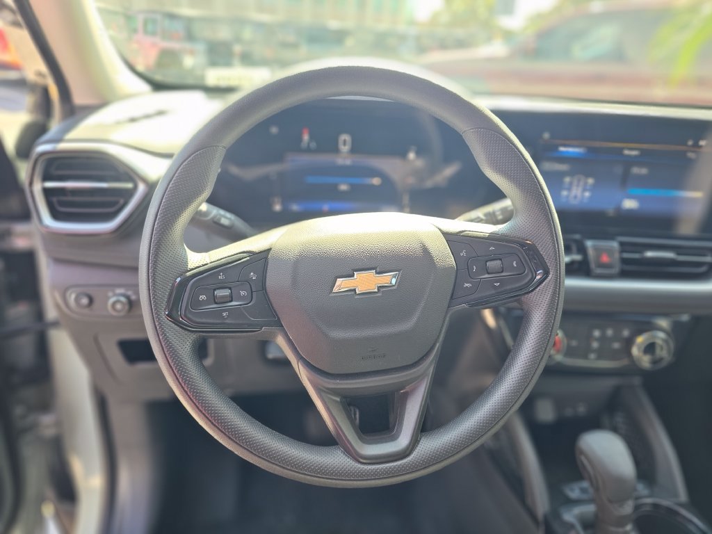 Used 2026 Chevrolet TrailBlazer LT FWD image 34