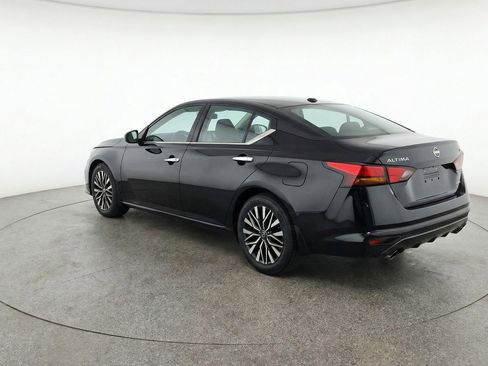 Used 2025 Nissan Altima 2.5 SV image 6