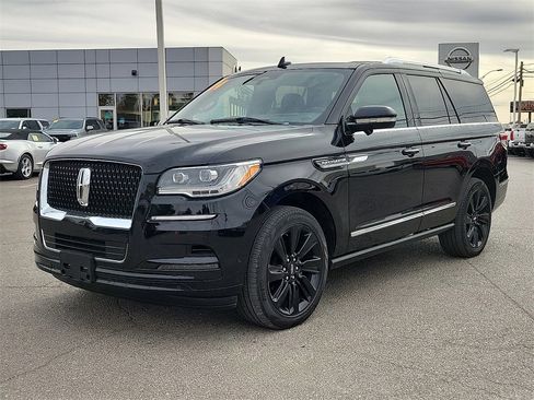 Used 2024 Lincoln Navigator Reserve image 5