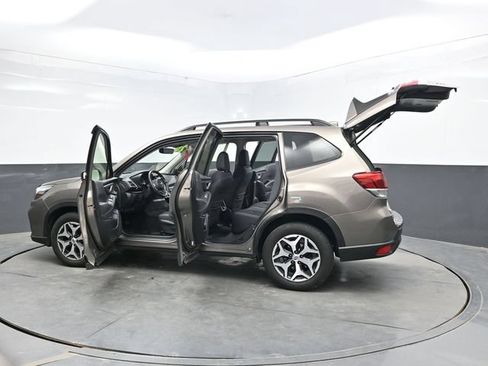 Used 2020 Subaru Forester Premium AWD/4WD image 48