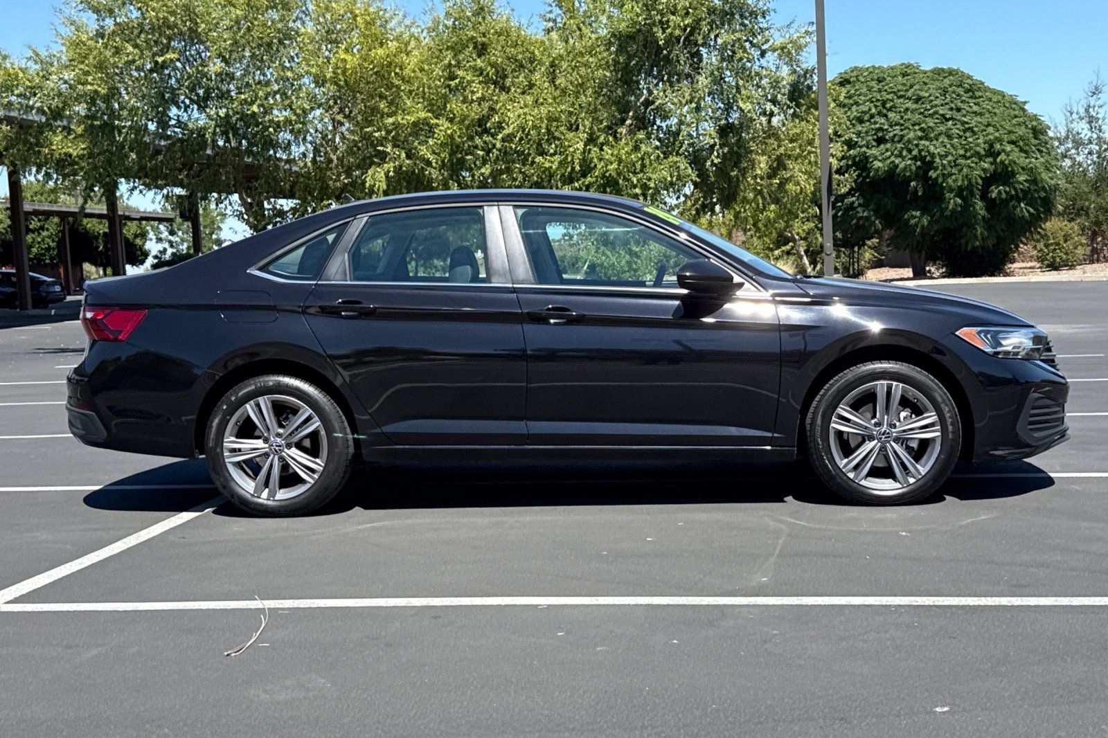Used 2024 Volkswagen Jetta SE FWD image 10