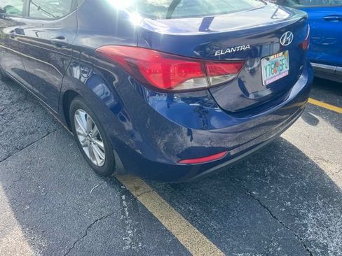 Used 2014 Hyundai Elantra SE w/ Option Group 02 FWD image 4