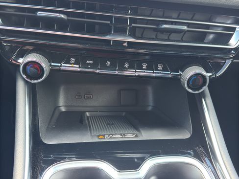 New 2026 Chevrolet Traverse Z71 w/ Enhanced Driving Package AWD/4WD image 29