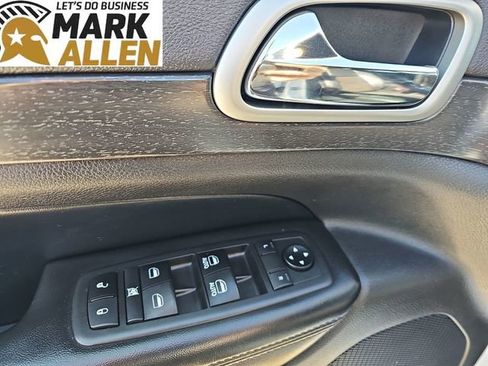 Used 2018 Jeep Grand Cherokee Altitude image 22