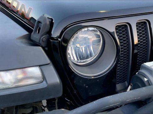 Used 2018 Jeep Wrangler Unlimited Rubicon AWD/4WD image 24