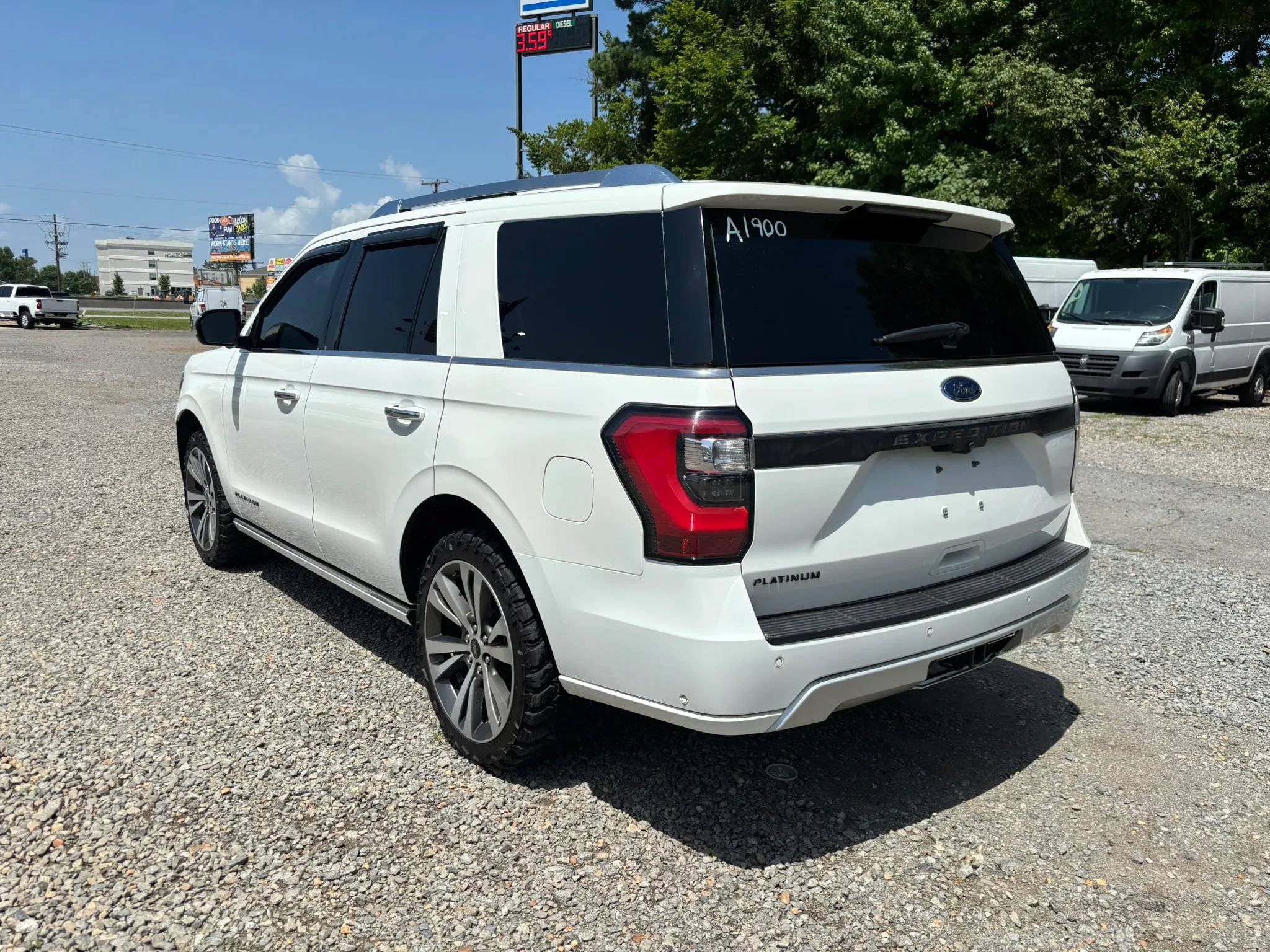 Used 2020 Ford Expedition Platinum AWD/4WD image 3
