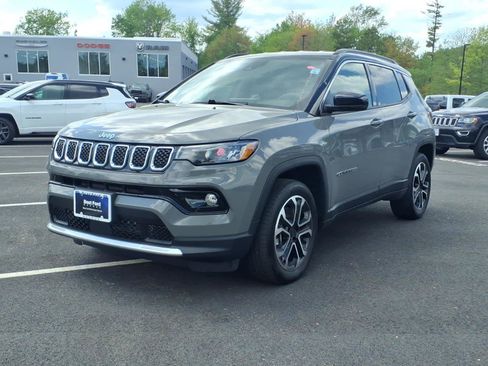 Used 2024 Jeep Compass Limited AWD/4WD image 7