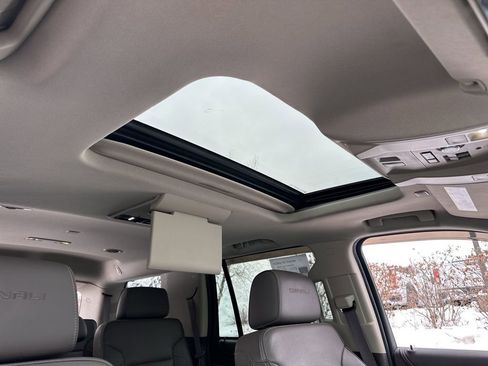 Used 2018 GMC Yukon Denali w/ Denali Ultimate Package image 29