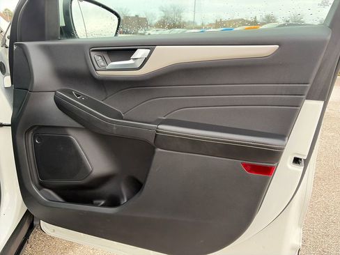 Used 2022 Ford Escape SEL image 13