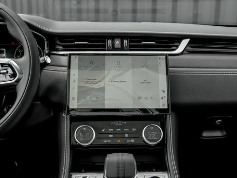 New 2026 Jaguar F-PACE R-Dynamic S image 19