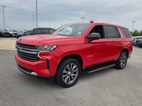 Used 2022 Chevrolet Tahoe LT w/ Luxury Package RWD image 3