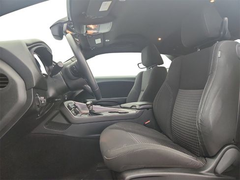 Used 2019 Dodge Challenger SXT image 11
