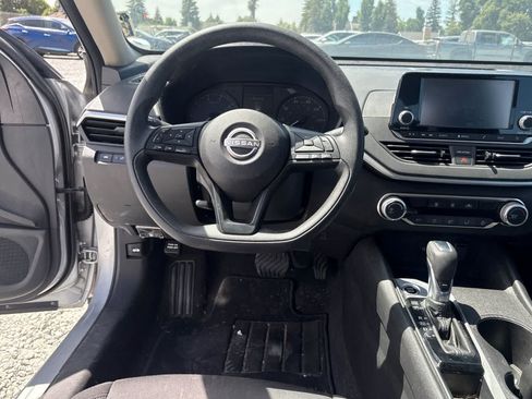Used 2024 Nissan Altima 2.5 S FWD image 16