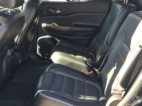 Used 2019 GMC Acadia Denali w/ Technology Package FWD image 15