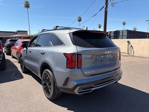 Used 2023 Kia Sorento SX image 4