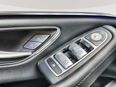 Used 2015 Mercedes-Benz S 550 Sedan image 15