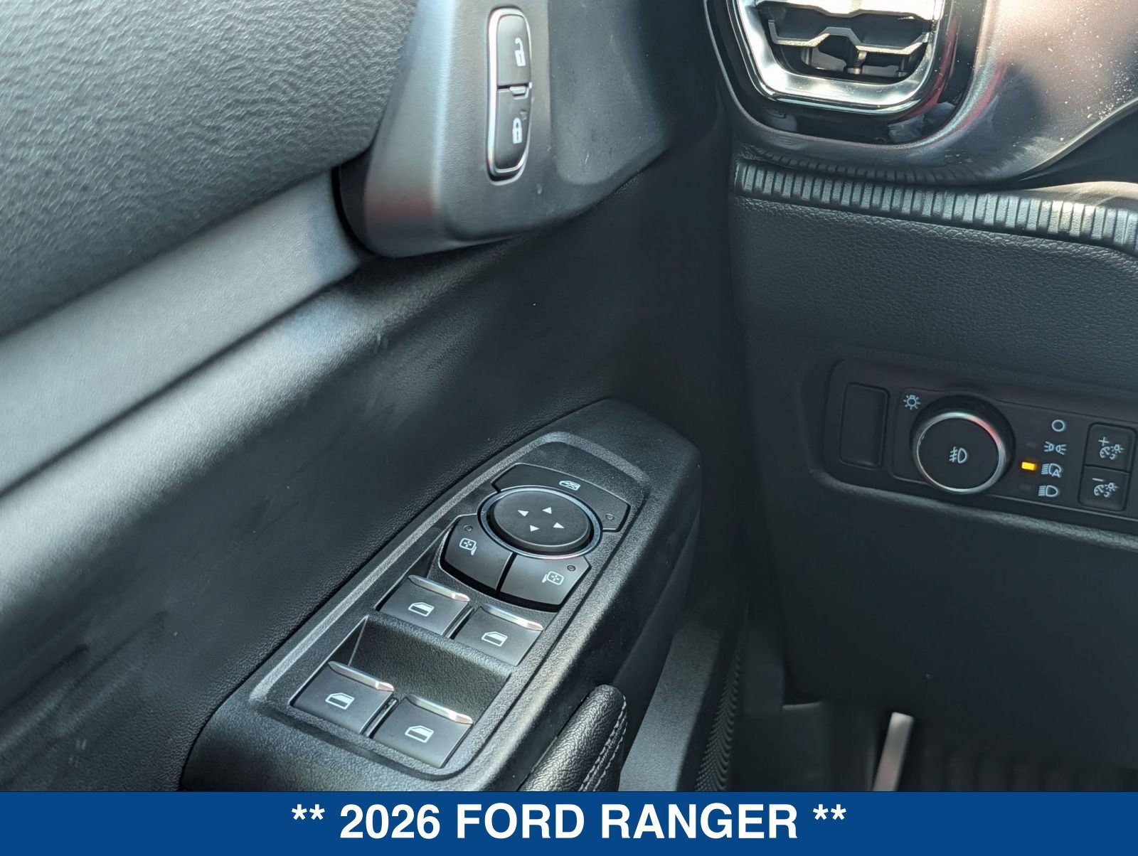 New 2026 Ford Ranger XLT w/ Black Appearance Package RWD image 34