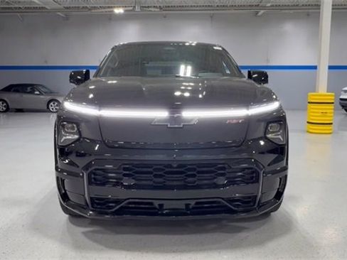 New 2025 Chevrolet Silverado EV RST image 15
