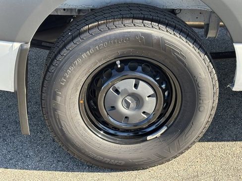 Used 2025 Mercedes-Benz Sprinter 2500 image 15