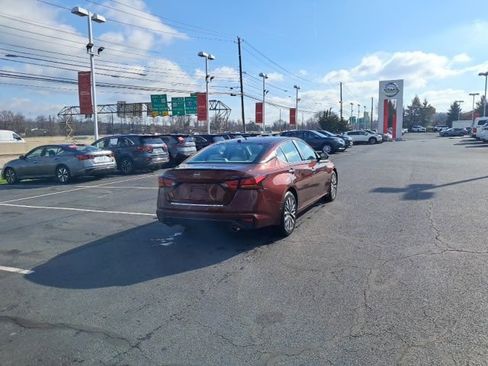 Certified 2023 Nissan Altima 2.5 SV w/ SV Premium Package image 7