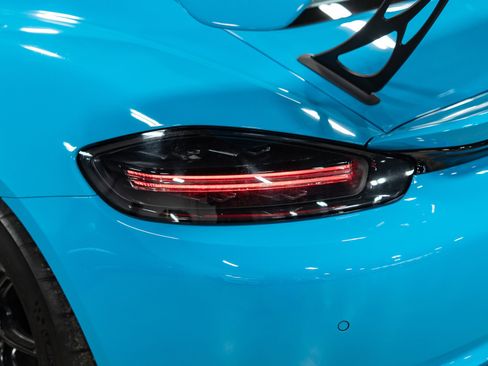 Used 2021 Porsche 718 Cayman GT4 RWD image 31