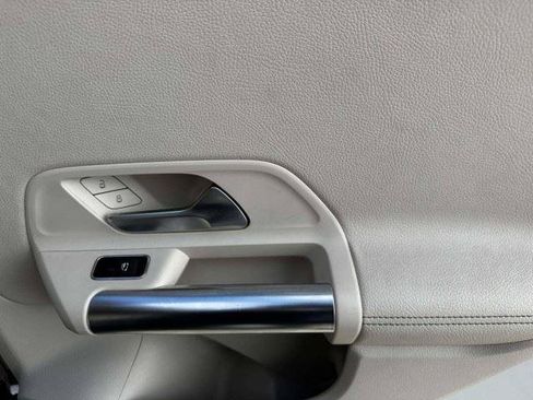 Used 2021 Mercedes-Benz GLA 250 4MATIC w/ Premium Package image 45
