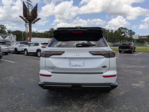 New 2026 Mitsubishi Outlander AWD image 4