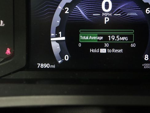 Used 2025 Toyota Tacoma SR5 image 39