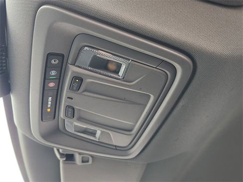 Used 2022 Chevrolet Silverado 1500 Custom image 25