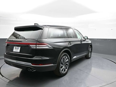 Used 2026 Lincoln Aviator AWD image 6