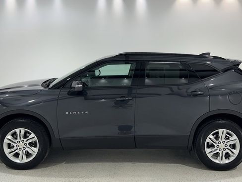 Used 2022 Chevrolet Blazer LT image 2