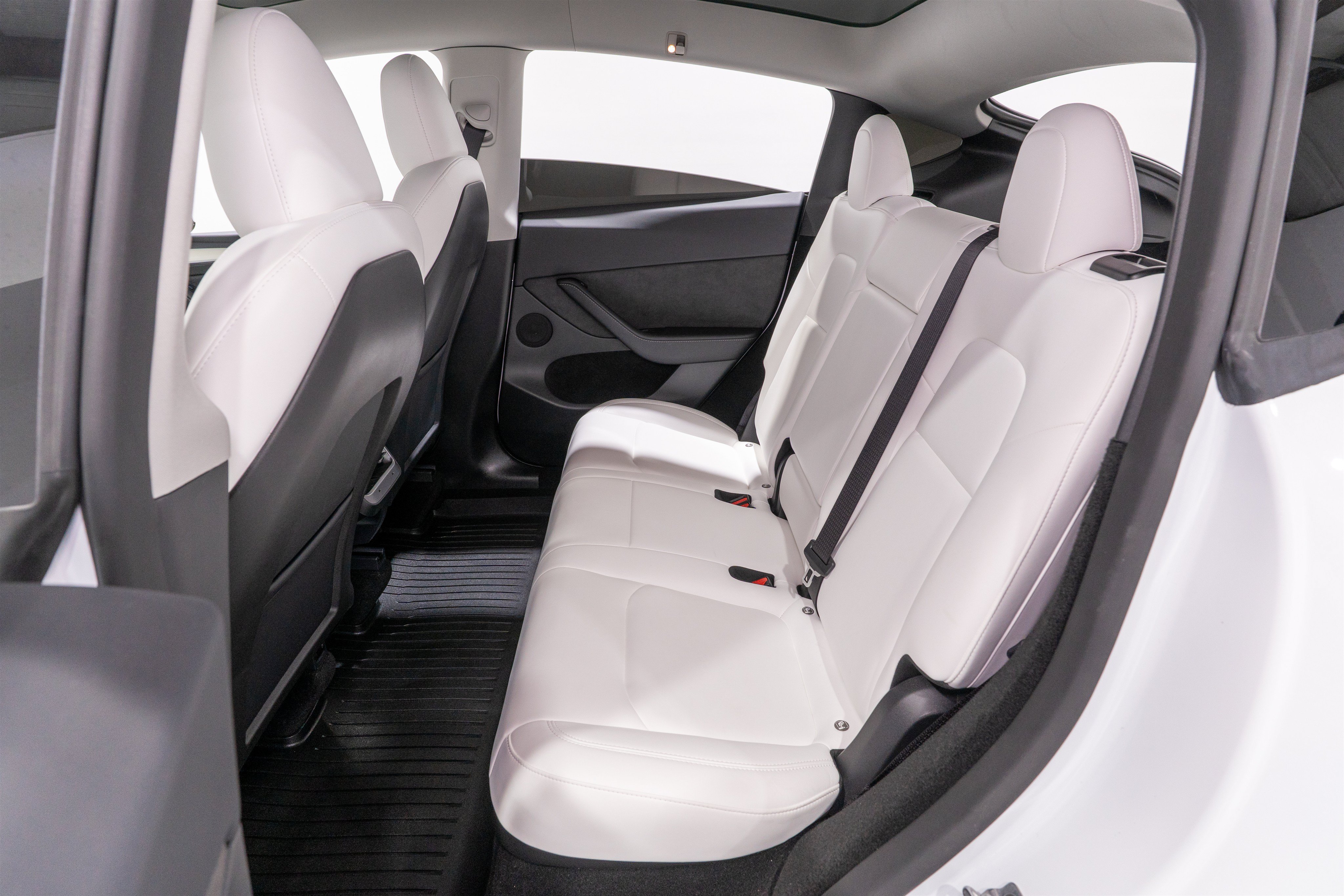 Used 2024 Tesla Model Y Long Range RWD image 28