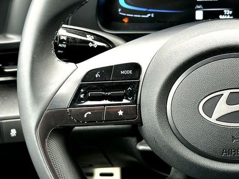 Used 2025 Hyundai Elantra Sport FWD image 22