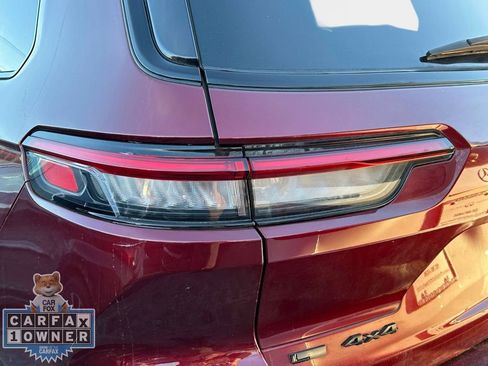 Used 2023 Jeep Grand Cherokee L Limited w/ Black Appearance Package image 9