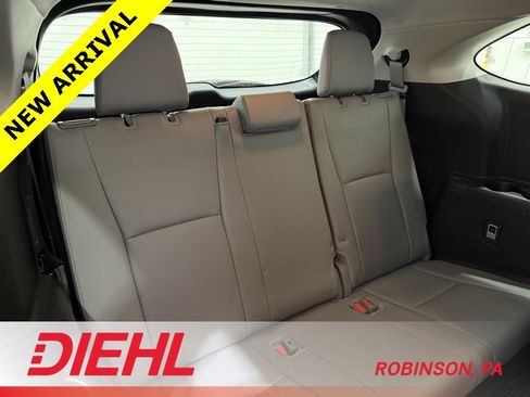 Used 2024 Toyota Highlander Limited image 11