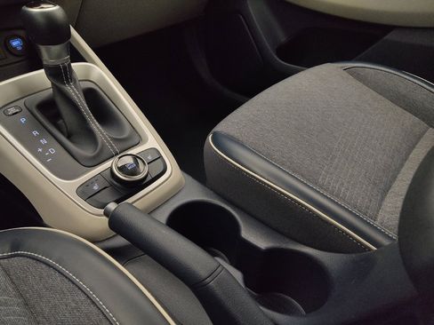 Used 2020 Hyundai Venue FWD image 26