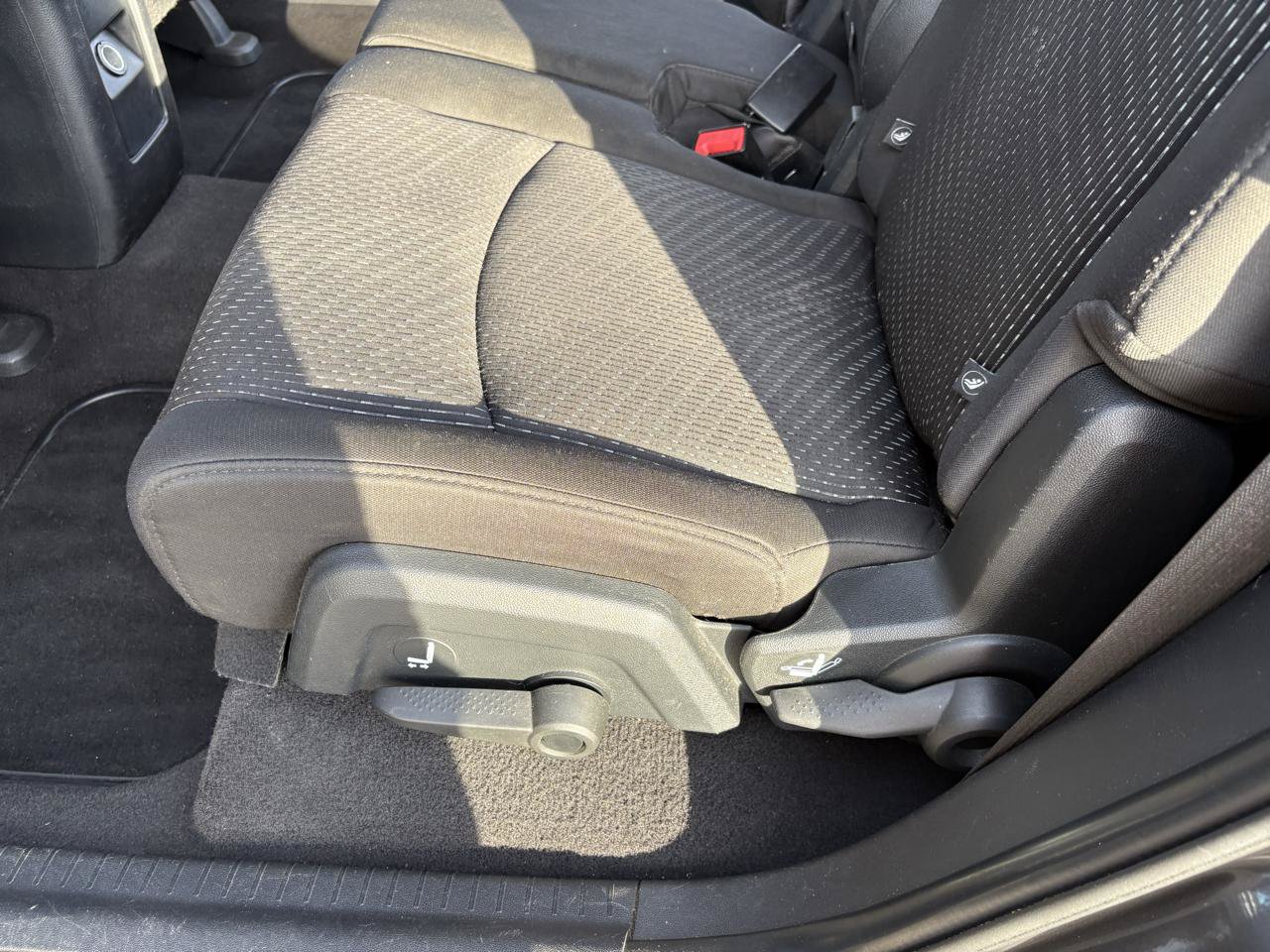 Used 2016 Dodge Journey SE w/ Flexible Seating Group FWD image 30