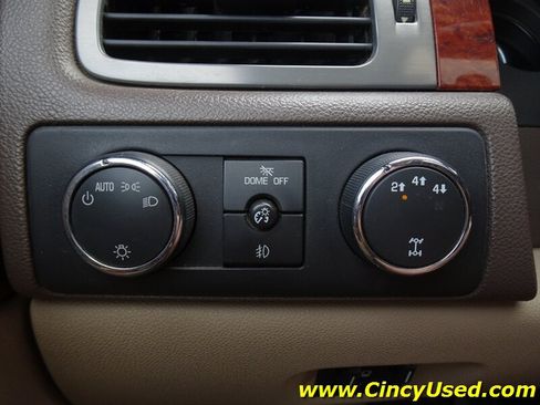 Used 2011 GMC Sierra 3500 SLT w/ SLT Convenience Package AWD/4WD image 27